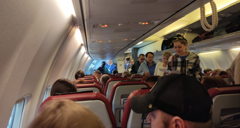 Стюардесса рассказала, почему в самолет нельзя надевать джинсы или кроссовки