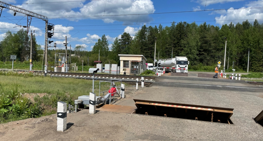 Движение на переездах в Кирове и под Кирово-Чепецком ограничили на восемь часов