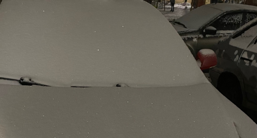 Щетки дворников не обмерзают и полос не оставляют - зимняя хитрость от ушлых водителей: чистят лучше новых