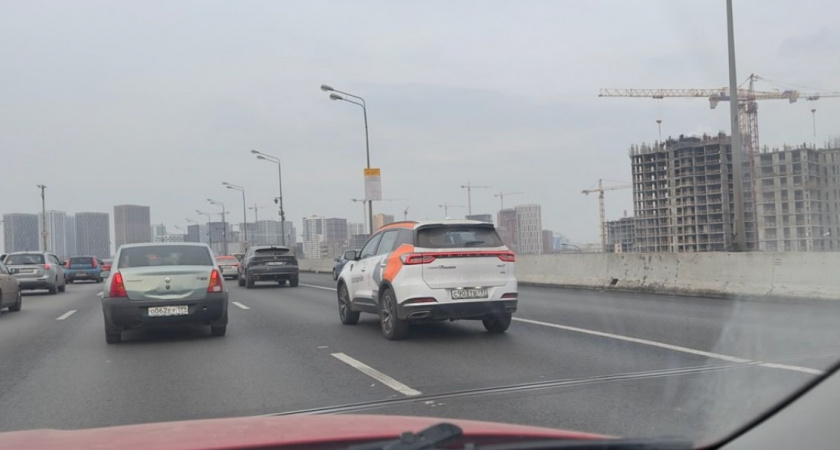 В ГАИ поставили точку: вот куда устанавливать в авто видеорегистратор и смартфон