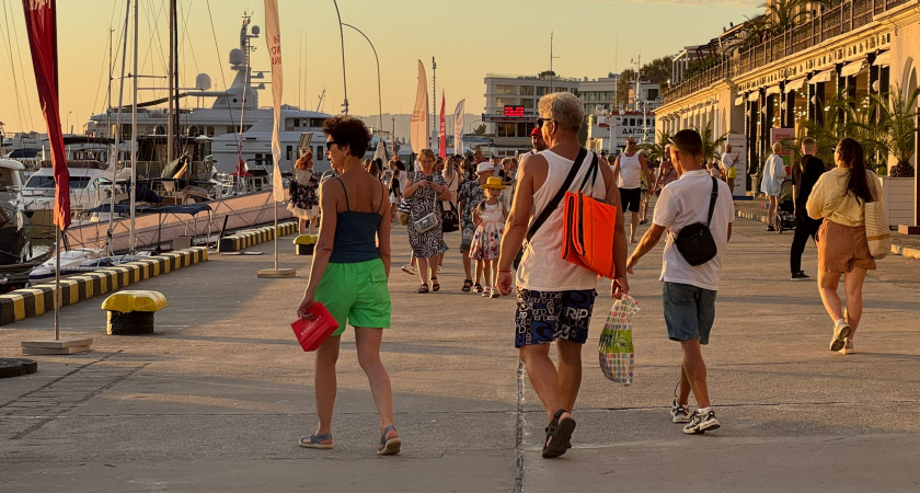 "Ну зачем вы все к морю претесь?": крымчане назвали 3 милых поселка в Крыму для жизни на пенсии - там тихо, дешево и спокойно