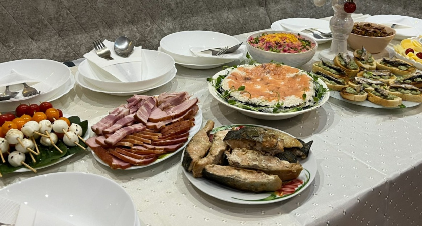 Дело не в лени: почему современные женщины не хотят пышных застолий и угождать гостям - 4 главные причины