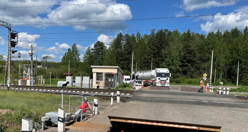 Железнодорожный переезд под Кирово-Чепецком частично перекроют на восемь часов