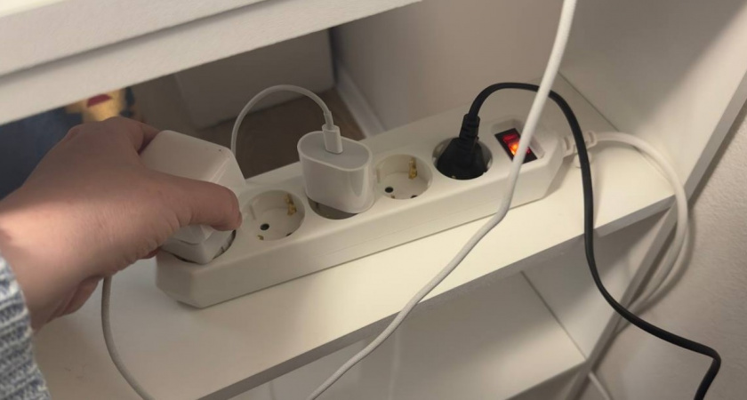 Какую технику нельзя выключать из розетки: запомните раз и на всю жизнь