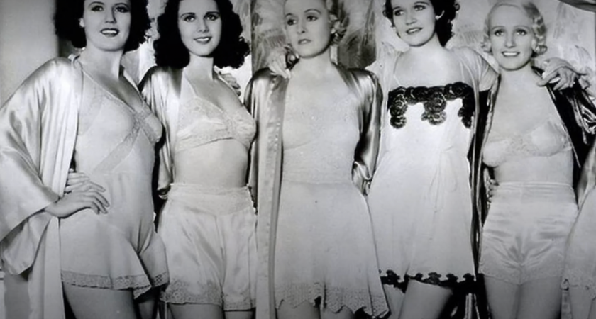 Загадка советского гардероба: зачем женщины носили комбинации и куда они потом бесследно исчезли