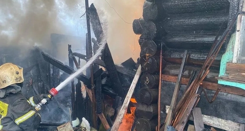 В Вятских Полянах спасатели оперативно ликвидировали возгорание в жилом доме