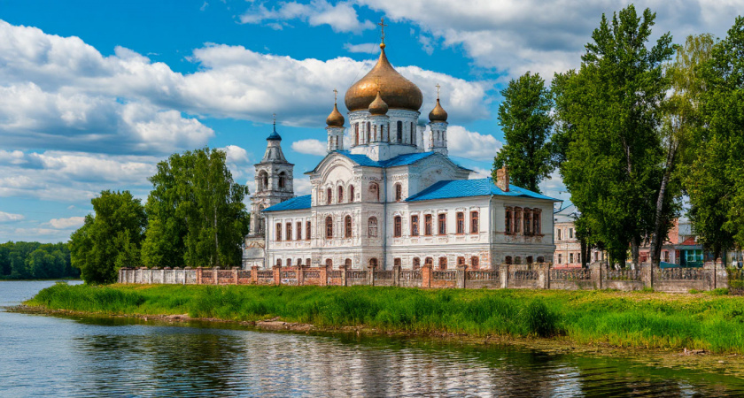 Объехал пол-России за 10 лет, но такого не видел никогда: город-призрак, где жизнь остановилась