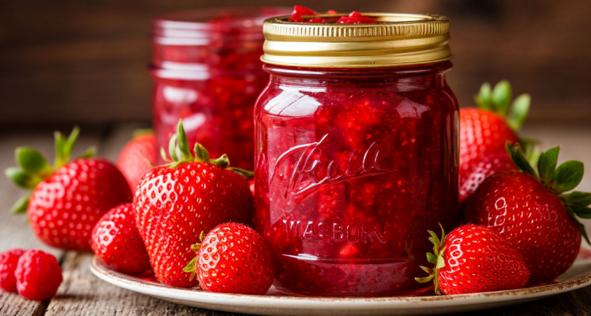 Как сварить идеальное клубничное варенье: три ошибки, которые портят цвет, аромат и текстуру, и как их избежать