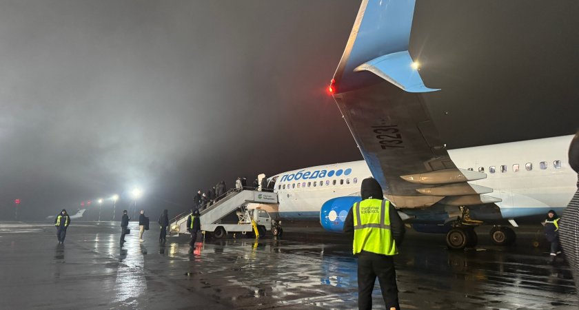 Стюардесса рассказала, почему в самолет нельзя надевать джинсы или кроссовки