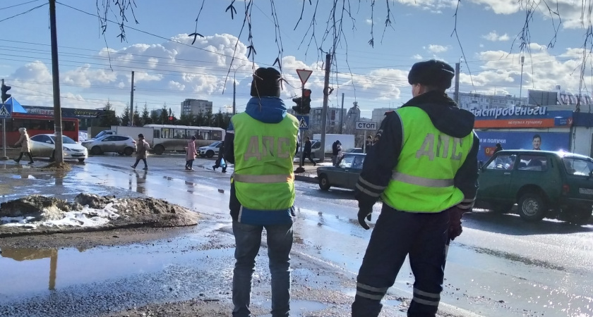 «Один аргумент и дпсника след простыл»: что делать, если инспектор хочет выписать штраф за непристёгнутых пассажиров сзади