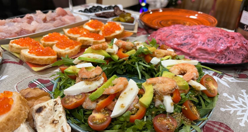 Чтобы привлечь удачу Огненной Лошади, следует обязательно поставьте на новогодний стол-2026 это