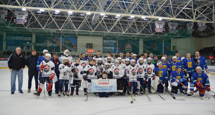 "Уралхим" поддержал товарищеский хоккейный матч, посвященный юбилею ледового дворца "Олимп-Арена"