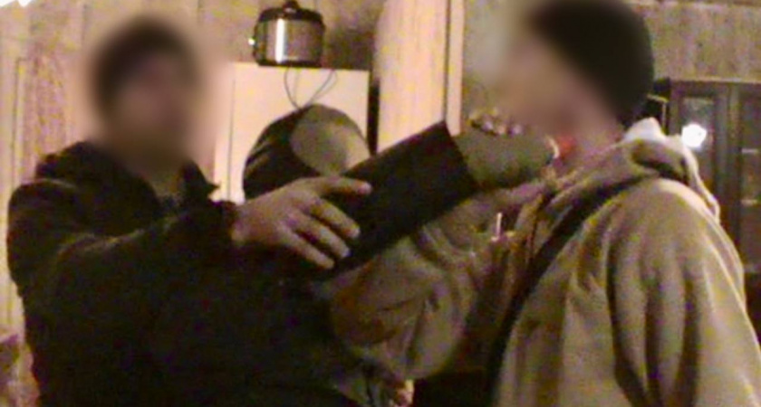 В Советском районе ревнивый мужчина попытался убить конкурента с помощью бутылки