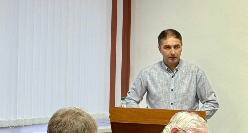 В Орлове местные депутаты избрали нового главу округа