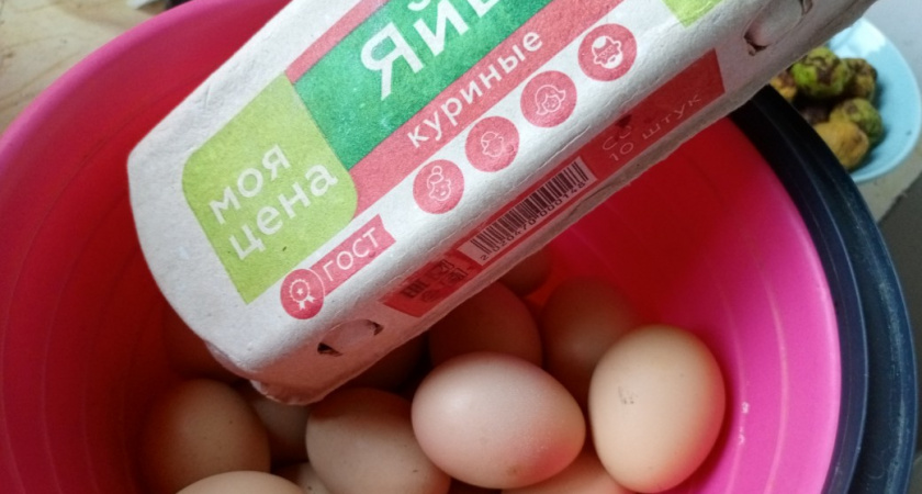 Вареные яйца нельзя класть в холодную воду - запомните раз и на всю жизнь. Вот как правильно