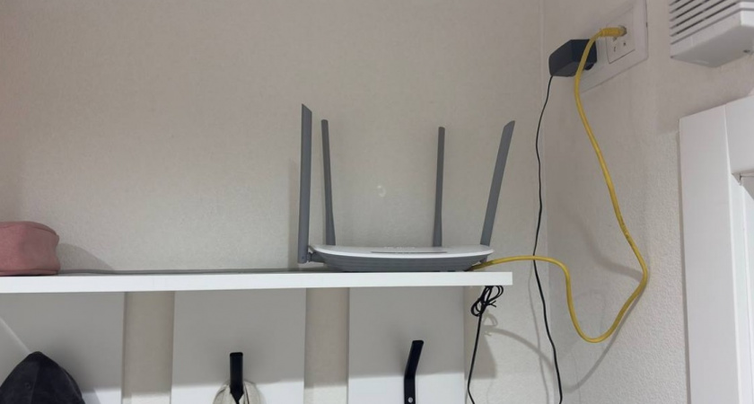 6 мест, где нельзя ставить роутер в квартире: эти ошибки губят Wi-Fi