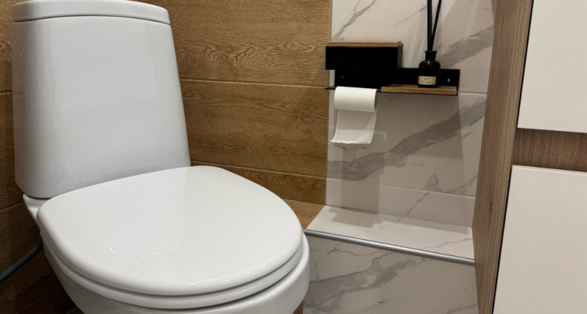 Устранил запах канализации в туалете копеечной хитростью - ушлый мастер показал трюк: работает на 100%