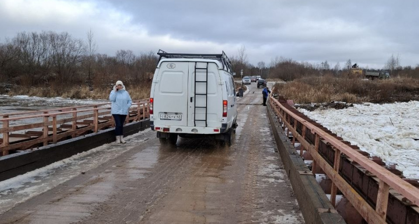 Жителей Кирово-Чепецка предупреждают об ограничении движения через реку Чепца