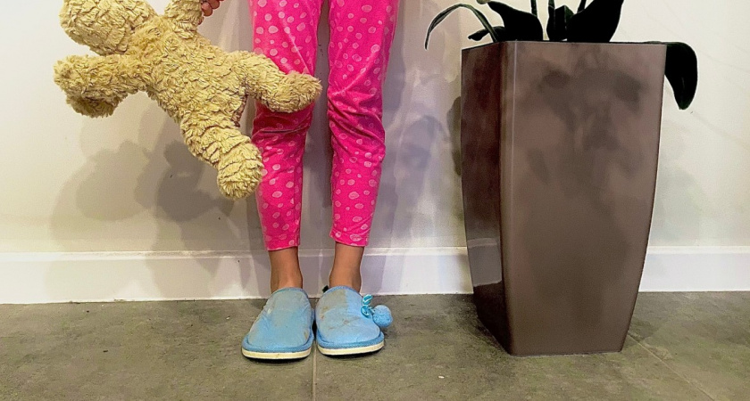 Умные хозяева уже выкинули пластиковые плинтусы - нашли вариант лучше: через 7 дней не развалятся