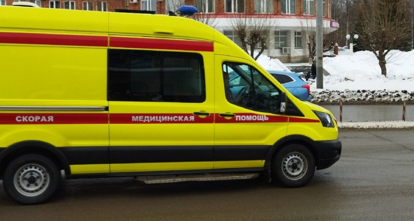 Грузовик протаранил автобус команды "Родина-2" под Кировом, четверо травмированы