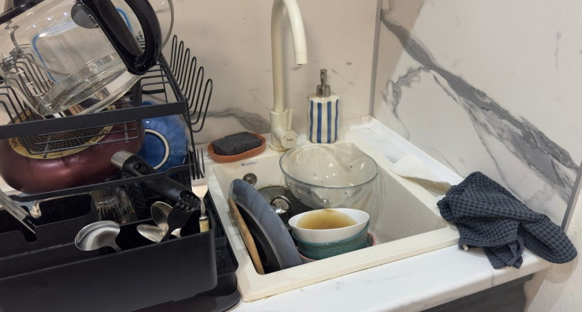 Посуда в раковине не считается: вот что на самом деле выдает хозяйку-грязнулю - 7 признаков 