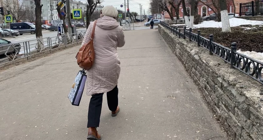 Неизвестные оформили два микрозайма на 57-летнюю жительницу Кильмезского района