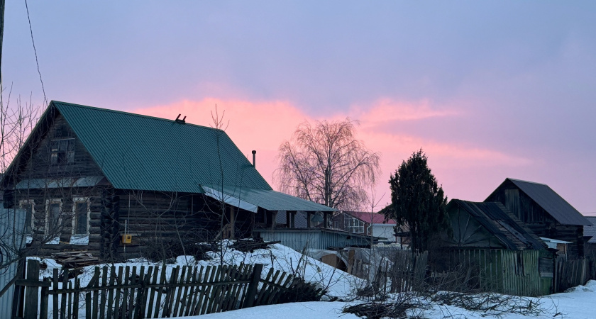 Заливаю 1 ведро, и вонь исчезает. Выгребная яма зимой не замерзает, а весной «благоухает»