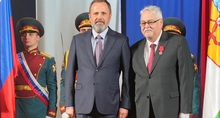 "Награда от Путина - результат работы команды школы": директор чепецкой гимназии получил медаль "За заслуги перед Отечеством"