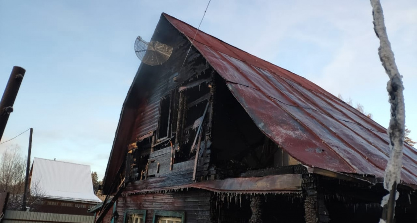 В Кирово-Чепецком районе полыхал садовый дом