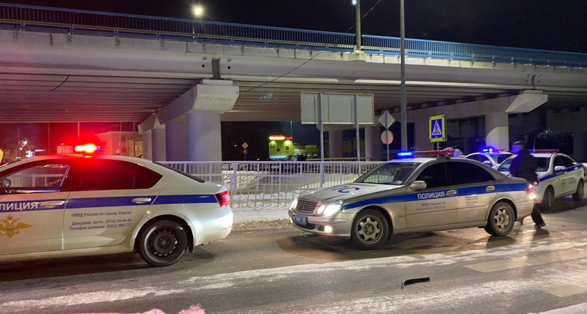 Откройте капот - фраза, после которой водители теряют тысячи. Юрист объясняет, как законно отказать инспектору ДПС