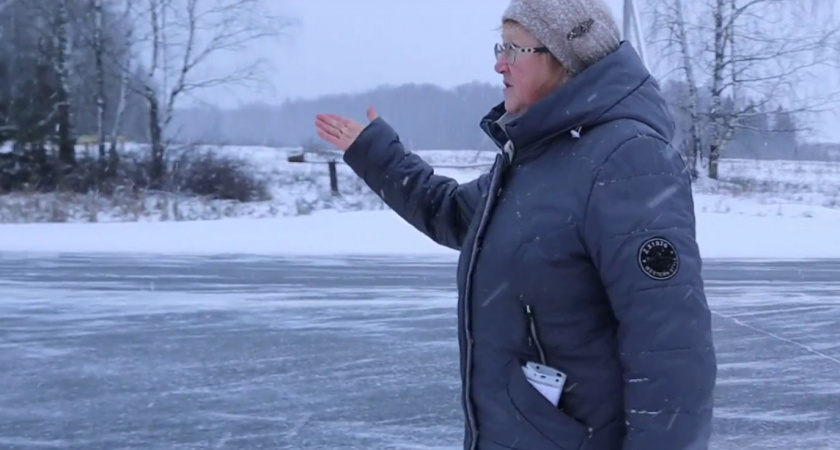 Жители Кирово-Чепецкого района не могут попасть на автобус из-за отсутствия остановки