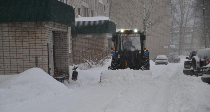 На дорогах Кировской области ожидаются метели и снежные заносы