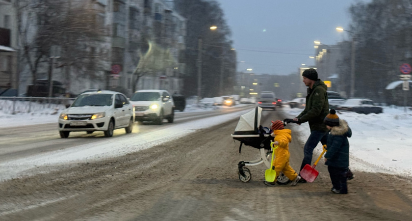 Нужно ли водителю ждать, пока пешеход перейдёт дорогу до конца? Сотрудник ГАИ дал единственно верный ответ