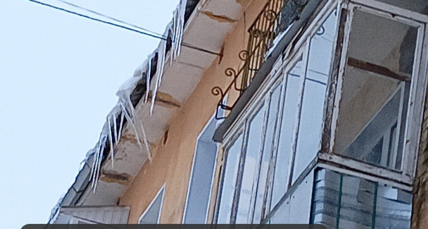 Власти Кирово-Чепецка недовольны работой семи УК в части уборки дворов и крыш