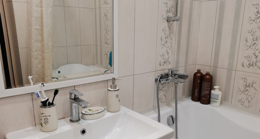 В ванной зеркало больше не запотевает - нашла способ, который реально работает. Один хитрый трюк - и проблема решена