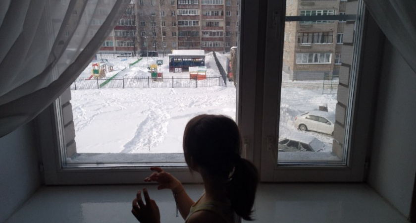 Даже мастера звать не пришлось: 3 минуты - и из пластикового окна больше не дует. Тепло в -30