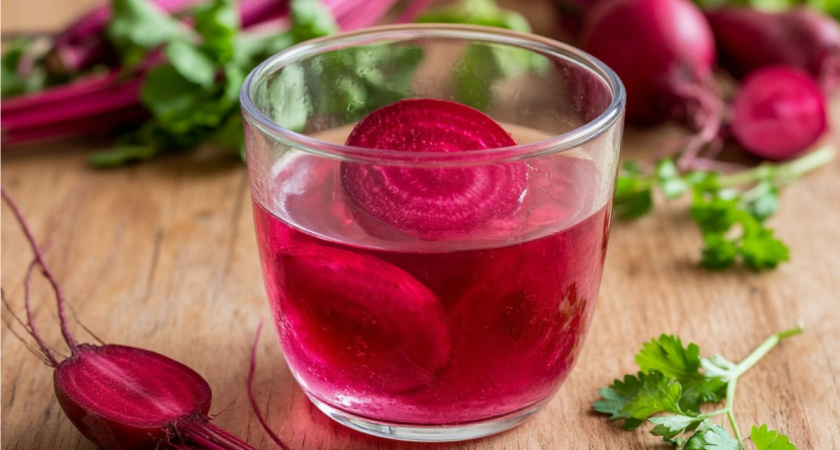 Никогда не выливаю свекольный отвар - здорово помогает в хозяйстве. 5 неочевидных способов использования 