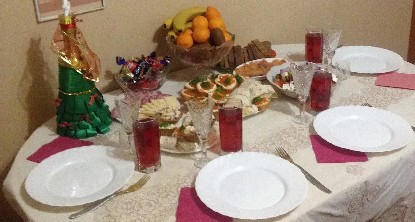 Уберите это с праздничного стола: какие блюда могут «испортить» год Лошади-2026