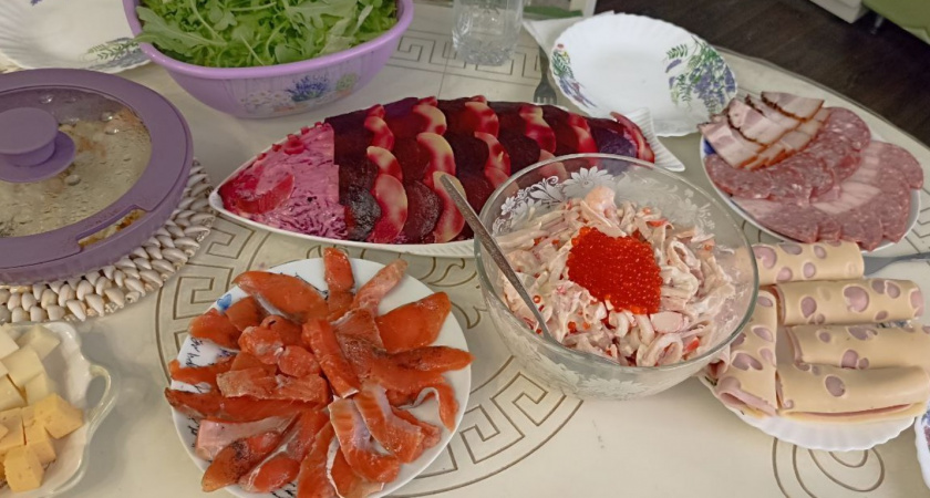 Селедка под шубой - та самая, которая была у родителей на Новый год. Чудесный рецепт - всегда готовлю только так