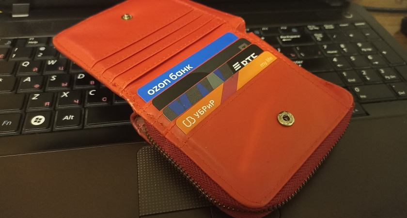 В Кировской области пенсионер едва не стал жертвой мошенников, представившихся сотрудниками госорганов