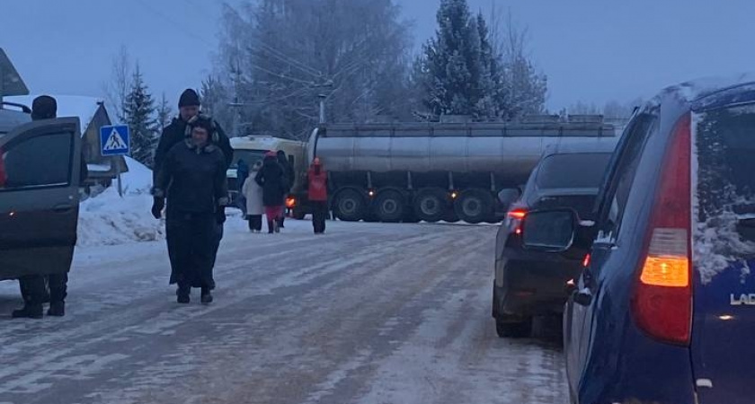 Могут ли оштрафовать, если пересёк сплошную, которую не видно под снегом: поставлена точка в вопросе