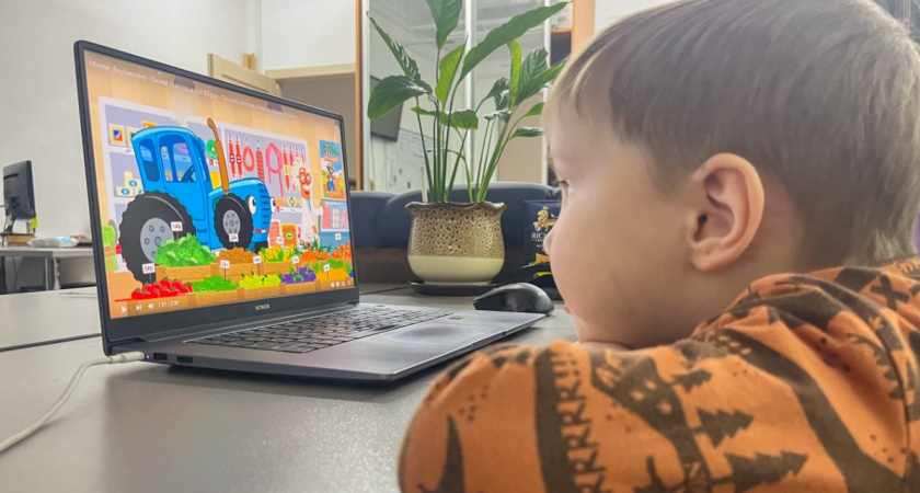 Эти салфетки уничтожают экран компьютера - вот чем нужно протирать монитор  