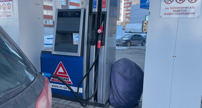 Не заправляйтесь, пока не зададите этот единственный вопрос - совет от сотрудницы АЗС