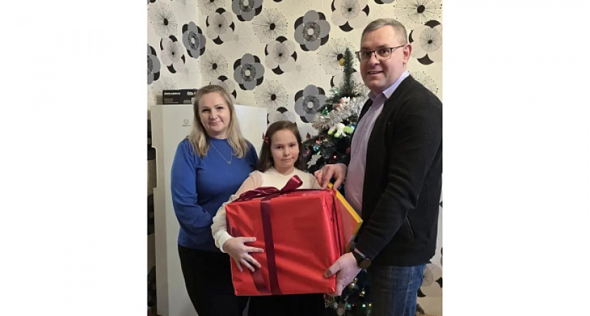 Министр исполнил мечту маленькой чепчанки