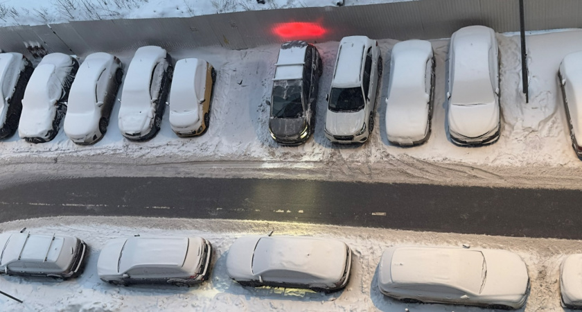 Зачем на самом деле нужны черные точки и рисунки на лобовом стекле. Запомните раз и навсегда 