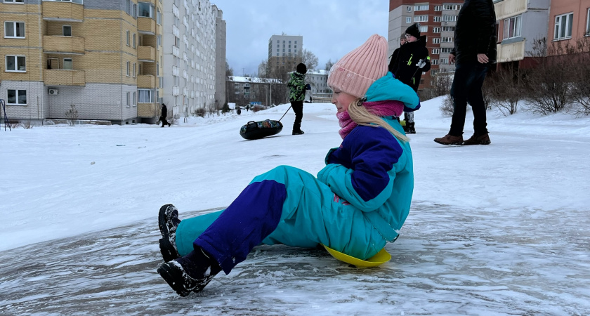 Ноги не мерзнут даже в лютые морозы: газета вместо термоносков — крутая армейская хитрость