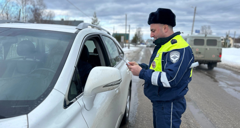 Почему хитрые водители покупают авто белого цвета:в ГАИ дали честный ответ