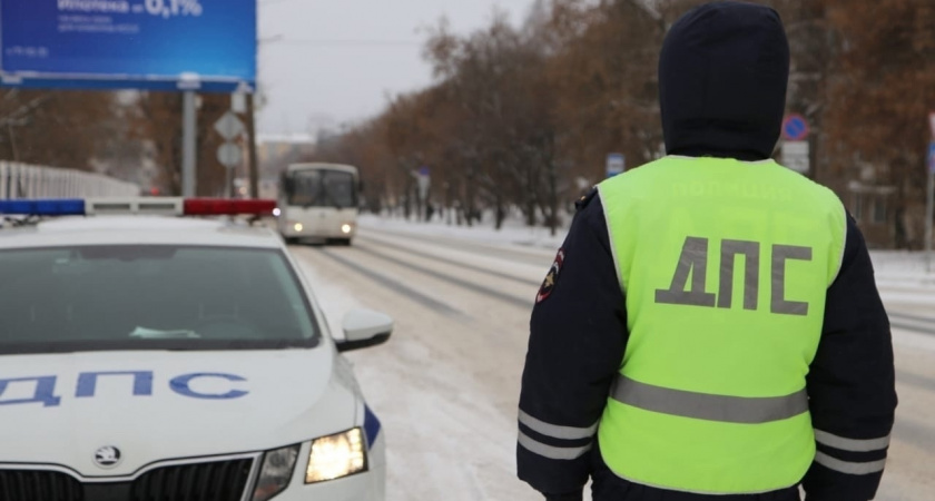 Кирово-чепецкие автоинспекторы проводят отлов лихачей, провоцирующих лобовые ДТП