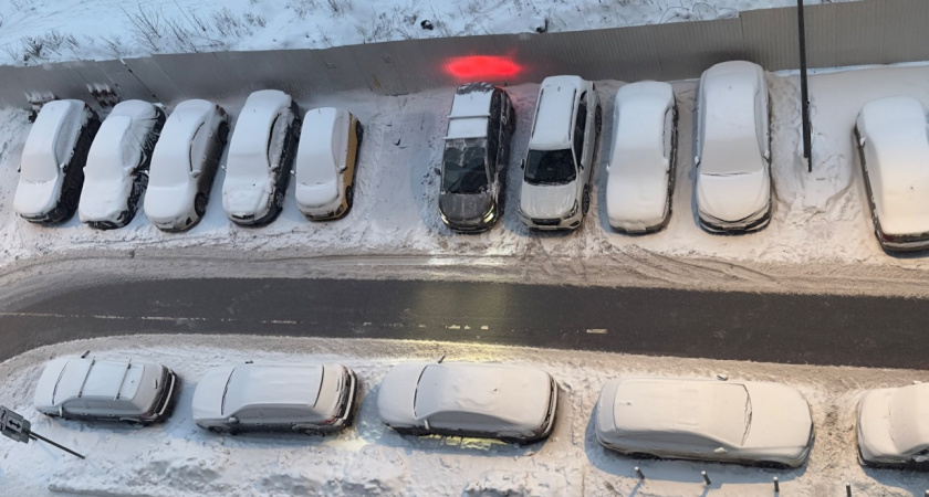 Зачем нужна заглушка в наружных зеркалах авто: мудрый механик расставил все по местам