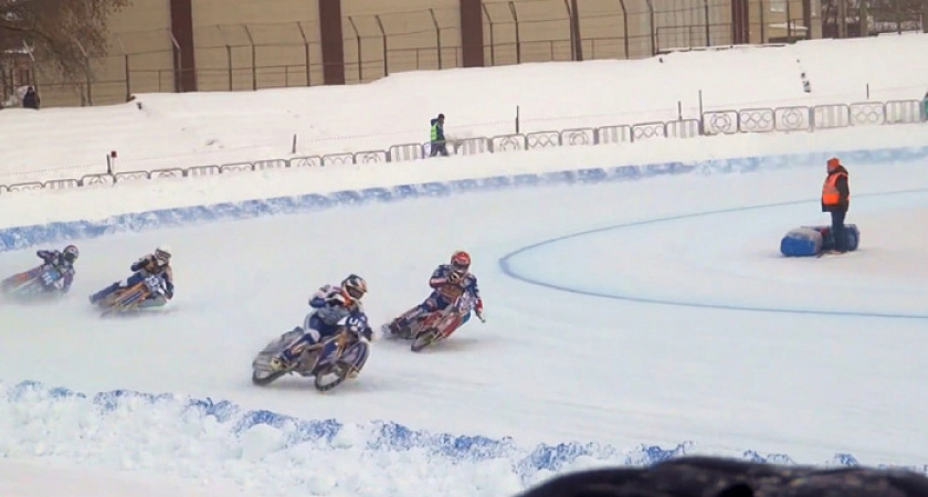 Вятские Поляны принимают первый этап чемпионата России по мотогонкам на льду